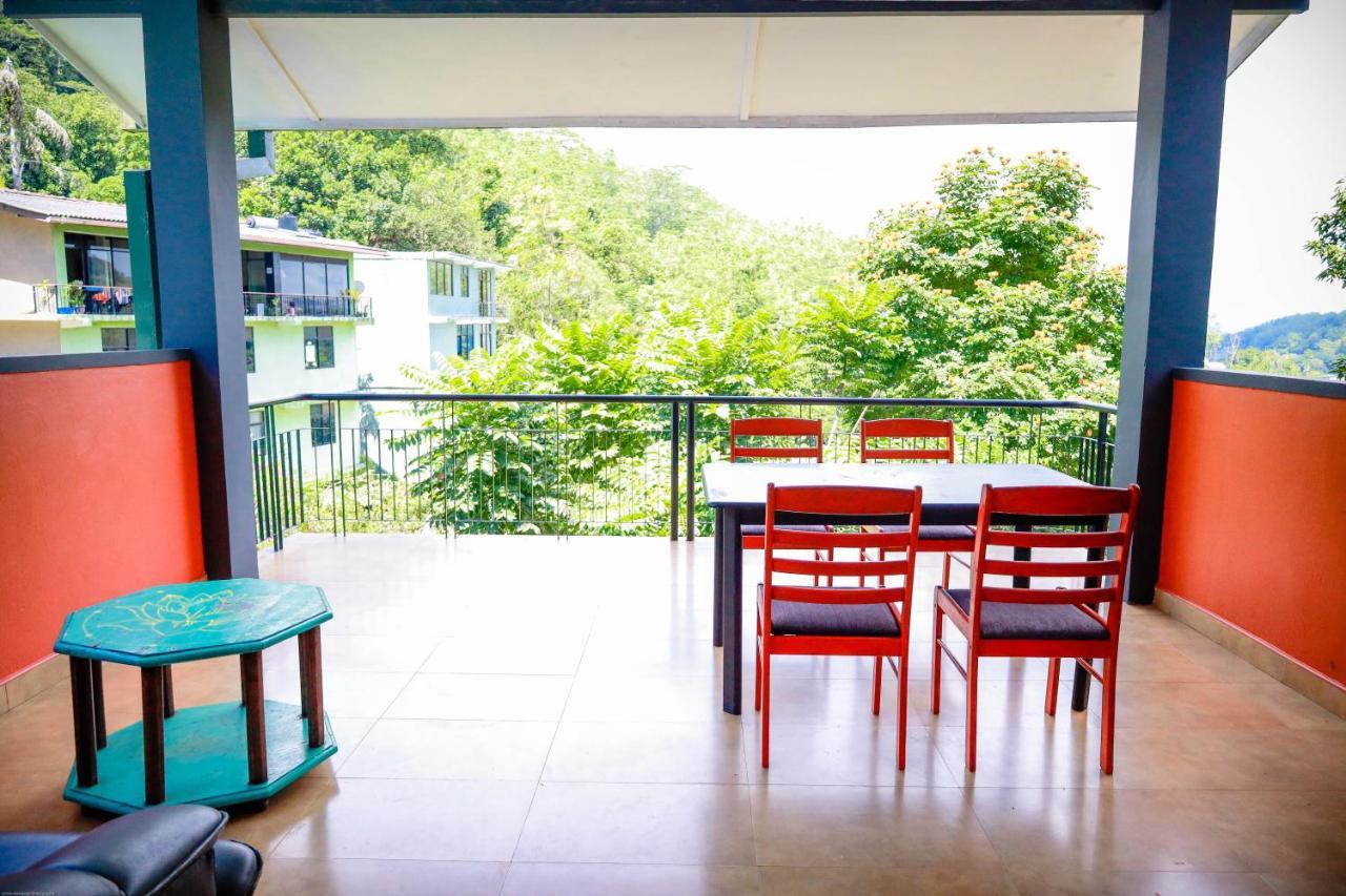 Funk Bunk - Mount View Lodge Kandy Luaran gambar