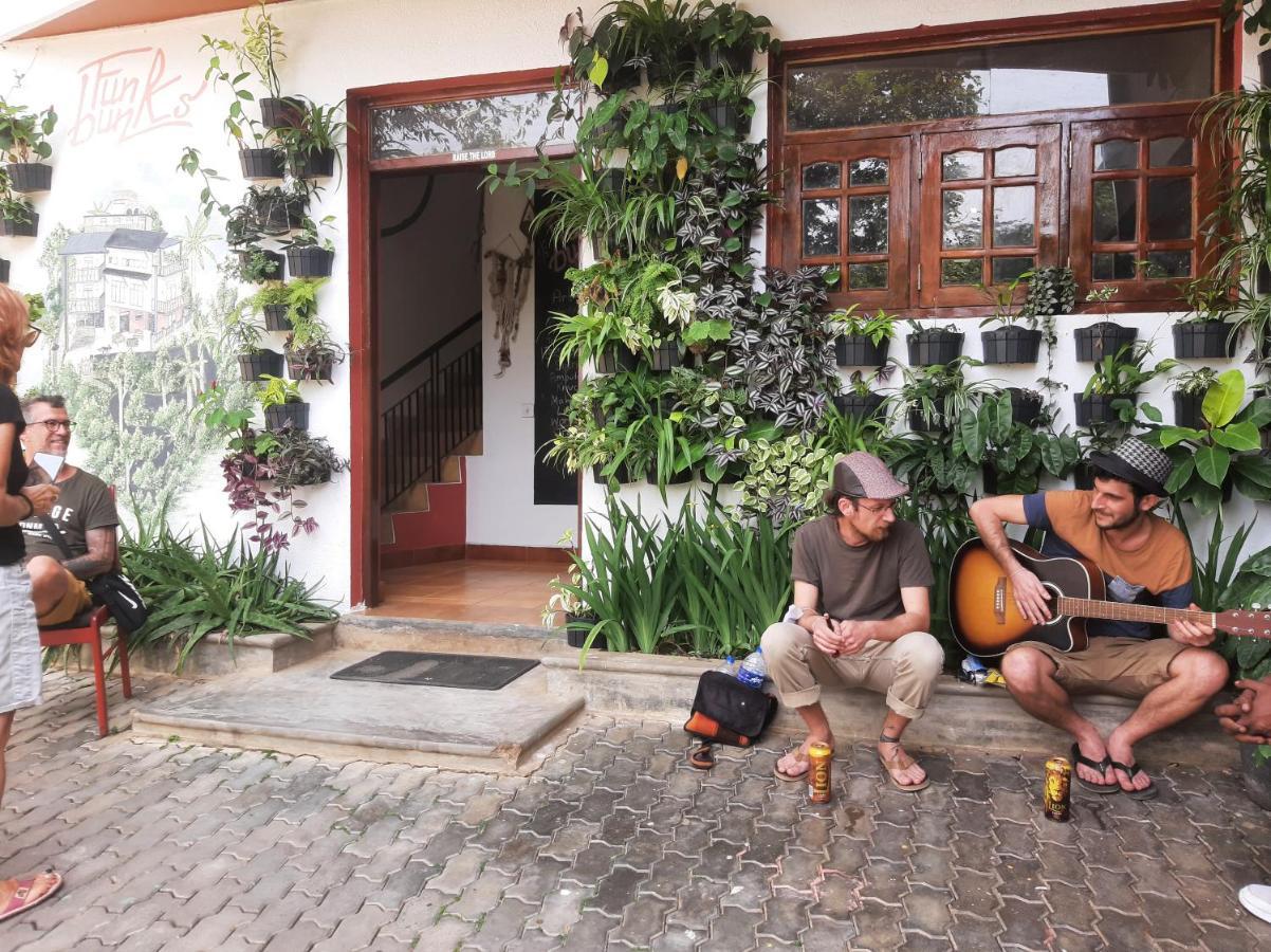 Funk Bunk - Mount View Lodge Kandy Luaran gambar